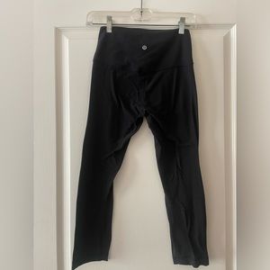 LIKE NEW Lululemon Align 21” Black Leggings size 6